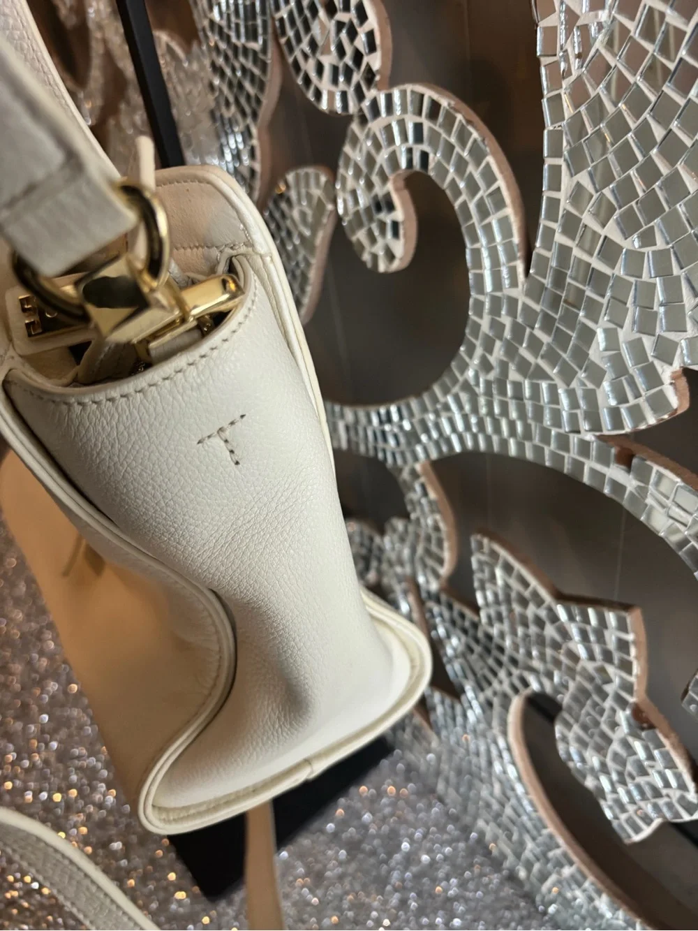 ⭐️Tory Burch Cream Pebbled Leather Satchel with Crossbody Strap
